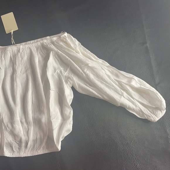 White Off The Shoulder Top - Picture 3 of 5